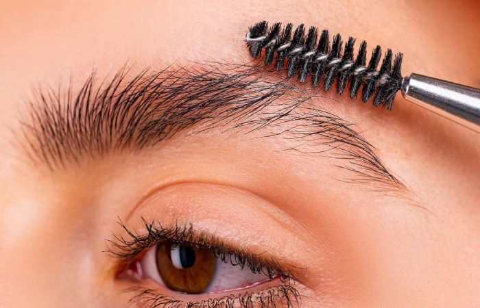Different methods to grow thick eyebrows