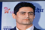 Mohit Raina as Naveen Sikhera - Bhaukaal
