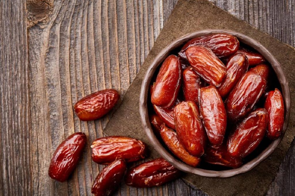 wellhealthorganic.com/know-about-the-health-benefits-of-dates-in-hindi